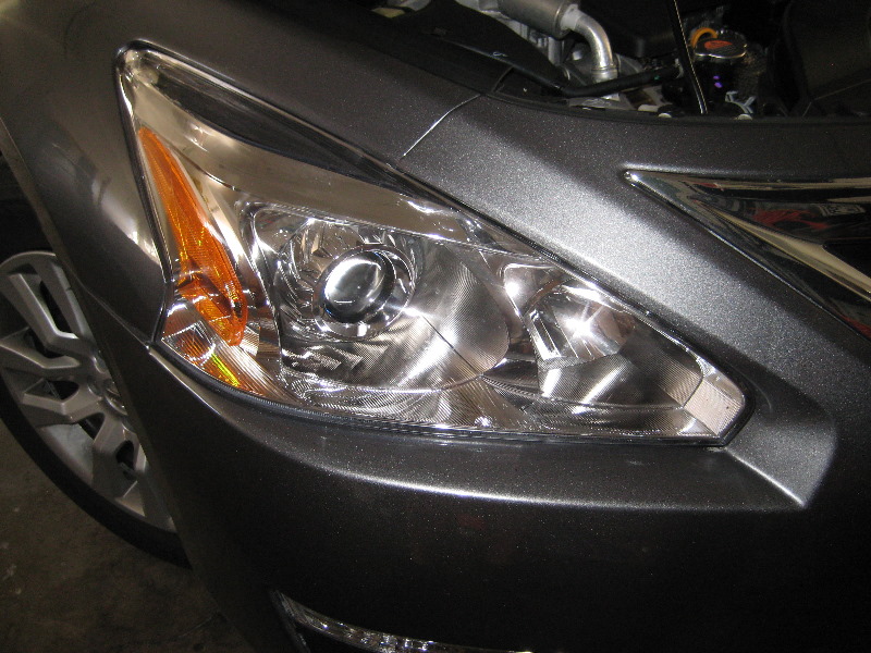 2015 Nissan Altima Headlight Bulb Type