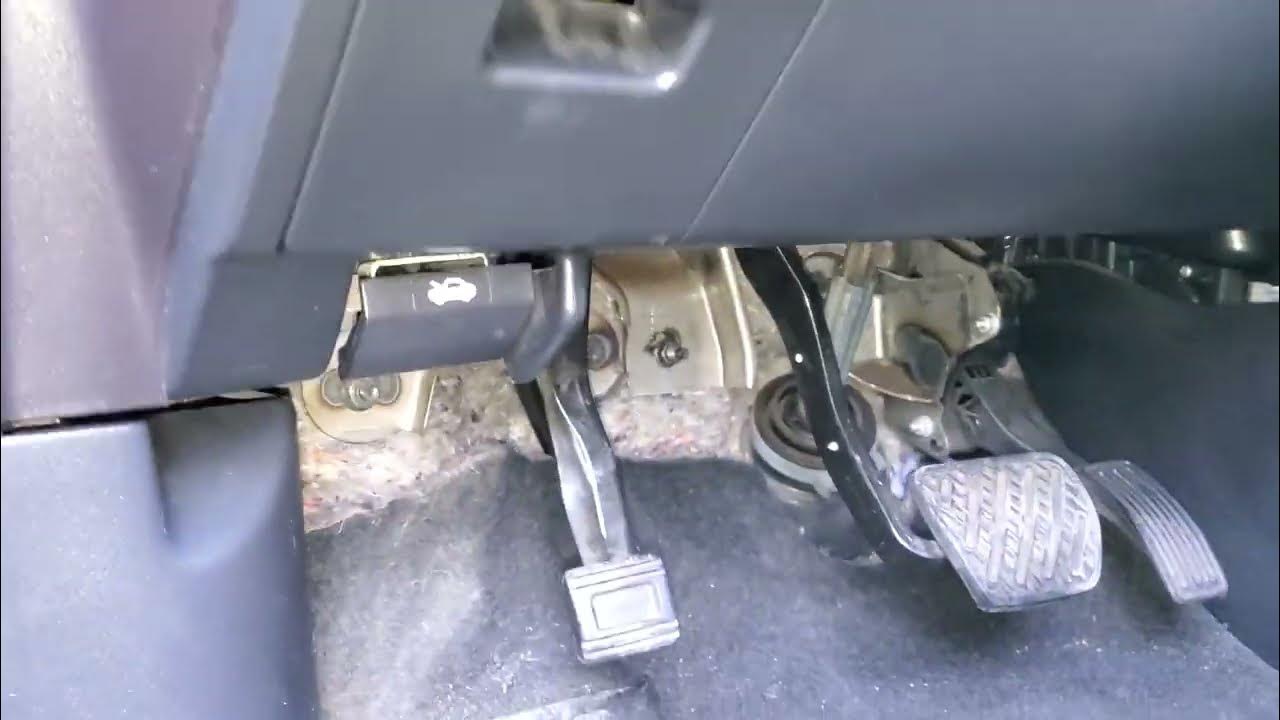 2013 Nissan Pathfinder Aux Port Location