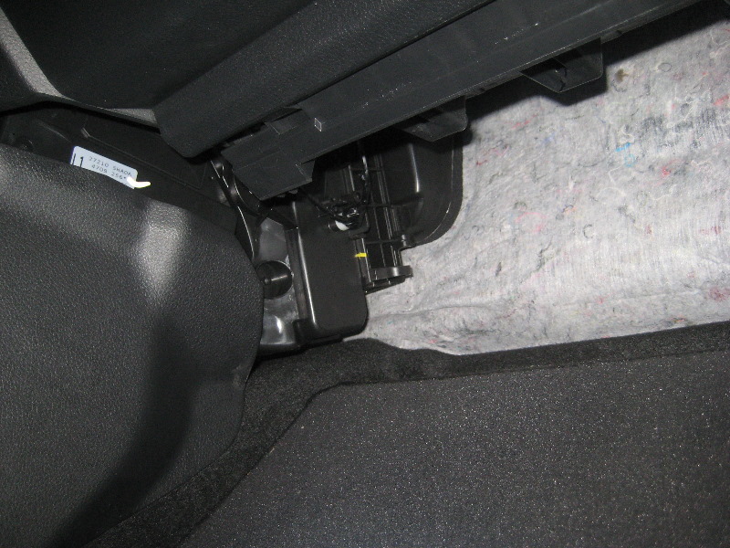 2014 Nissan Rogue Cabin Air Filter Location