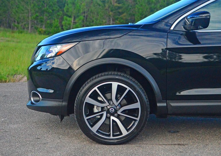 2017 Nissan Rogue Sport Tires