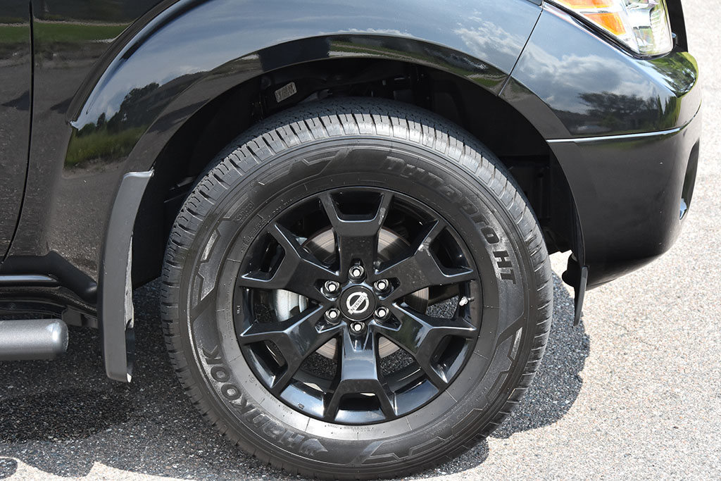 Nissan Frontier Midnight Edition Wheels