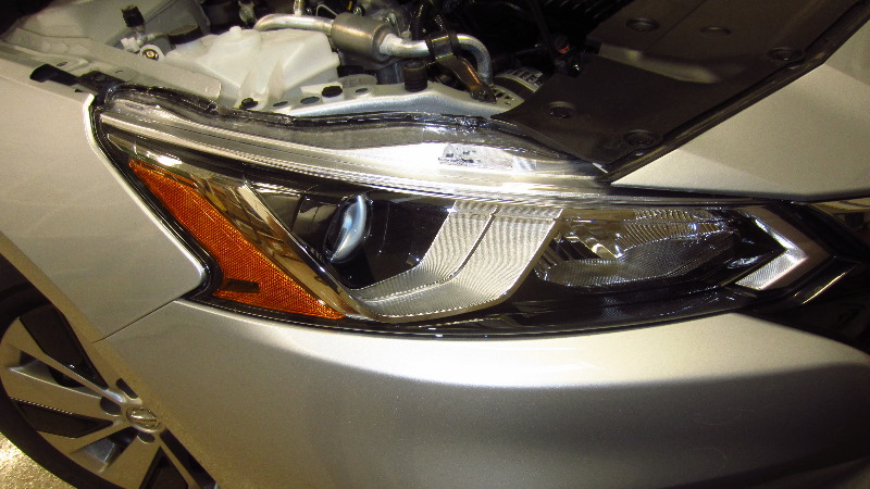 Nissan Altima Headlight Bulb Replacement