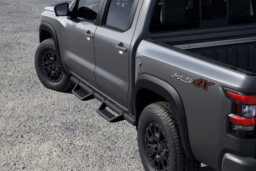 2024 Nissan Frontier Side Steps