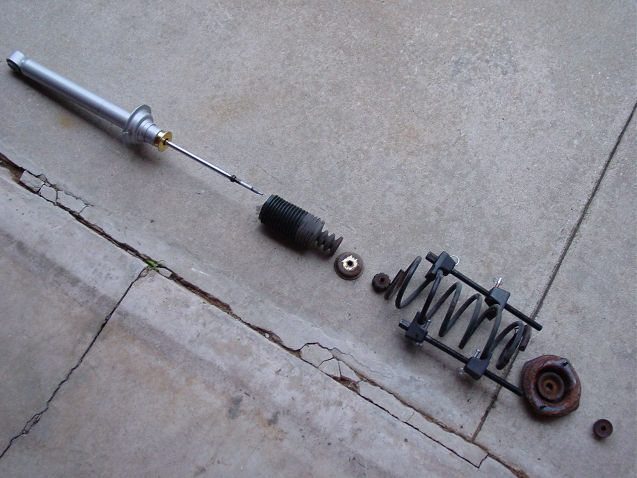 Replacement Of Worn Hatch Struts On A 240sx Fastback