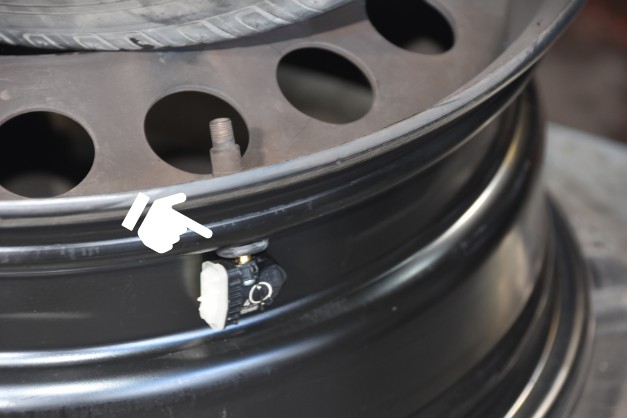 How To Reset Tire Sensors After Rotation 6-Quick Steps On How To Reset Tire Sensors After Rotation - Auto Guide Zone