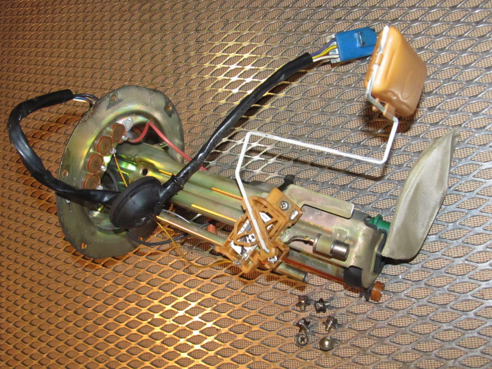 Diagnosis And Replacement Of The Fuel Level Sending Unit In A 240sx