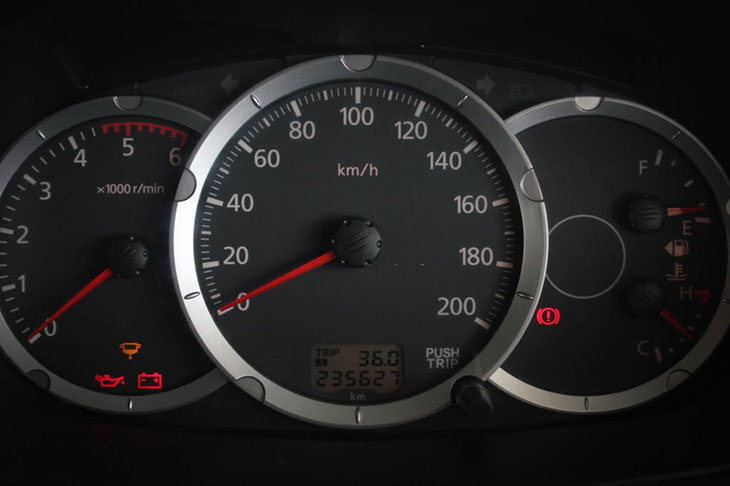 Battery And Brake Light On Nissan Altima