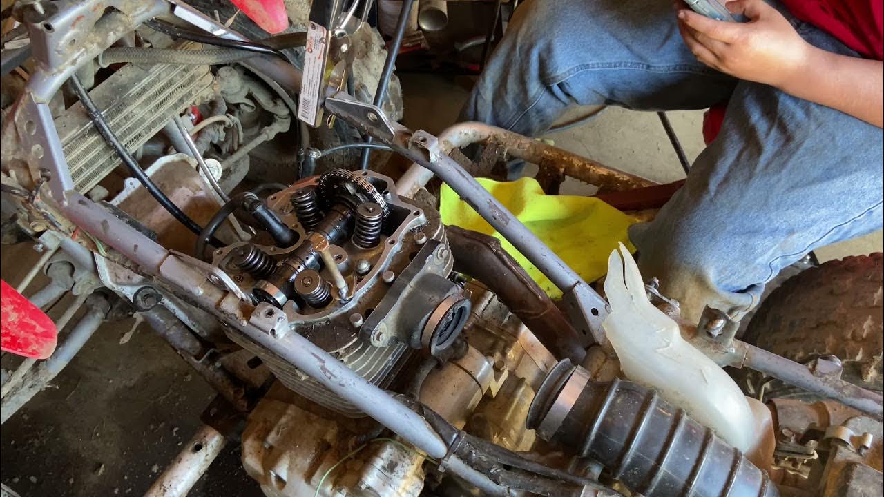 How To Remove A Broken Valve Cover Bolt Broken valve cover bolt extraction - YouTube