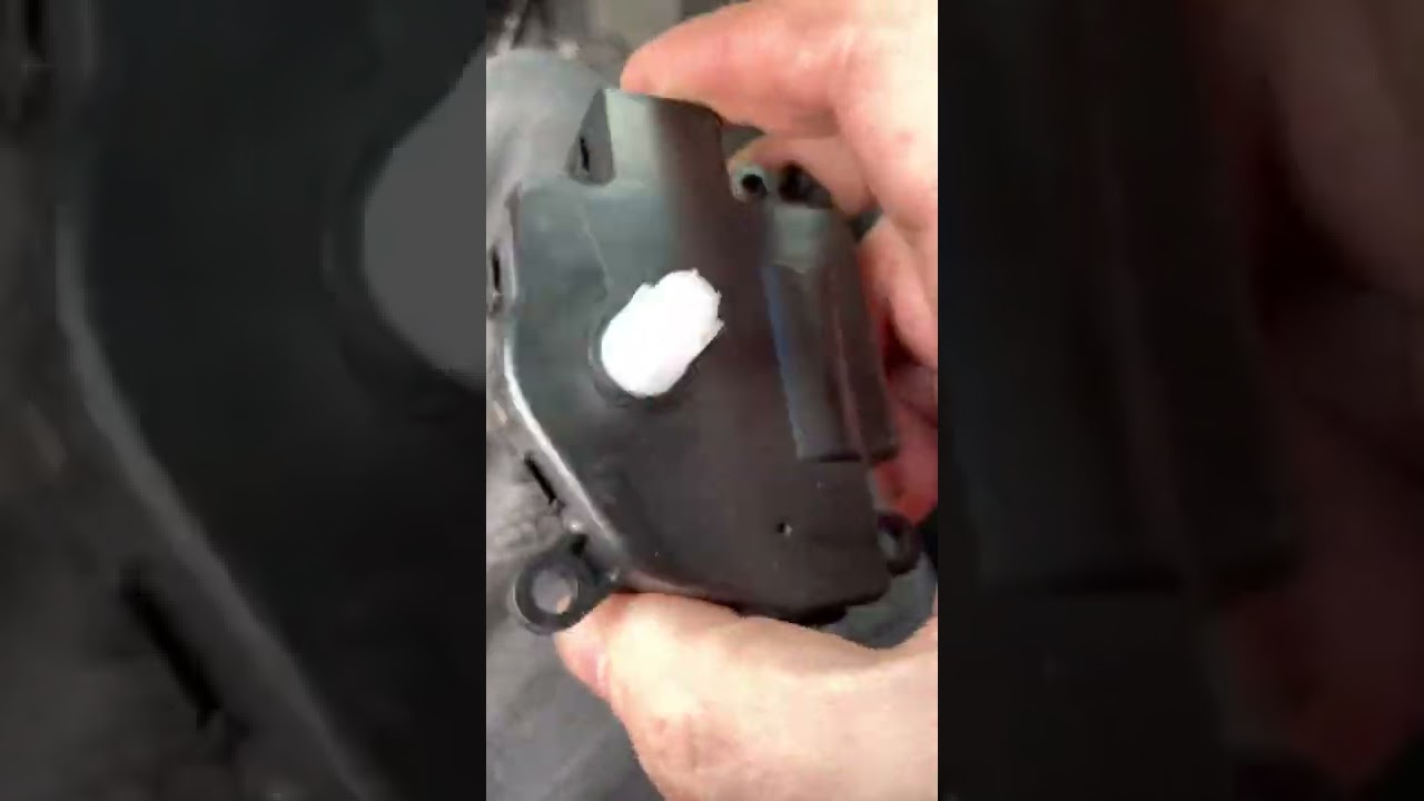 Nissan Armada Blend Door Actuator Location