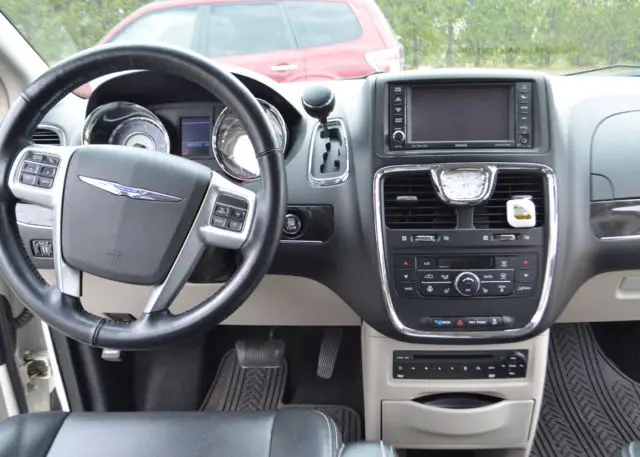 Rear Camera On 2012 Chrysler Town Country