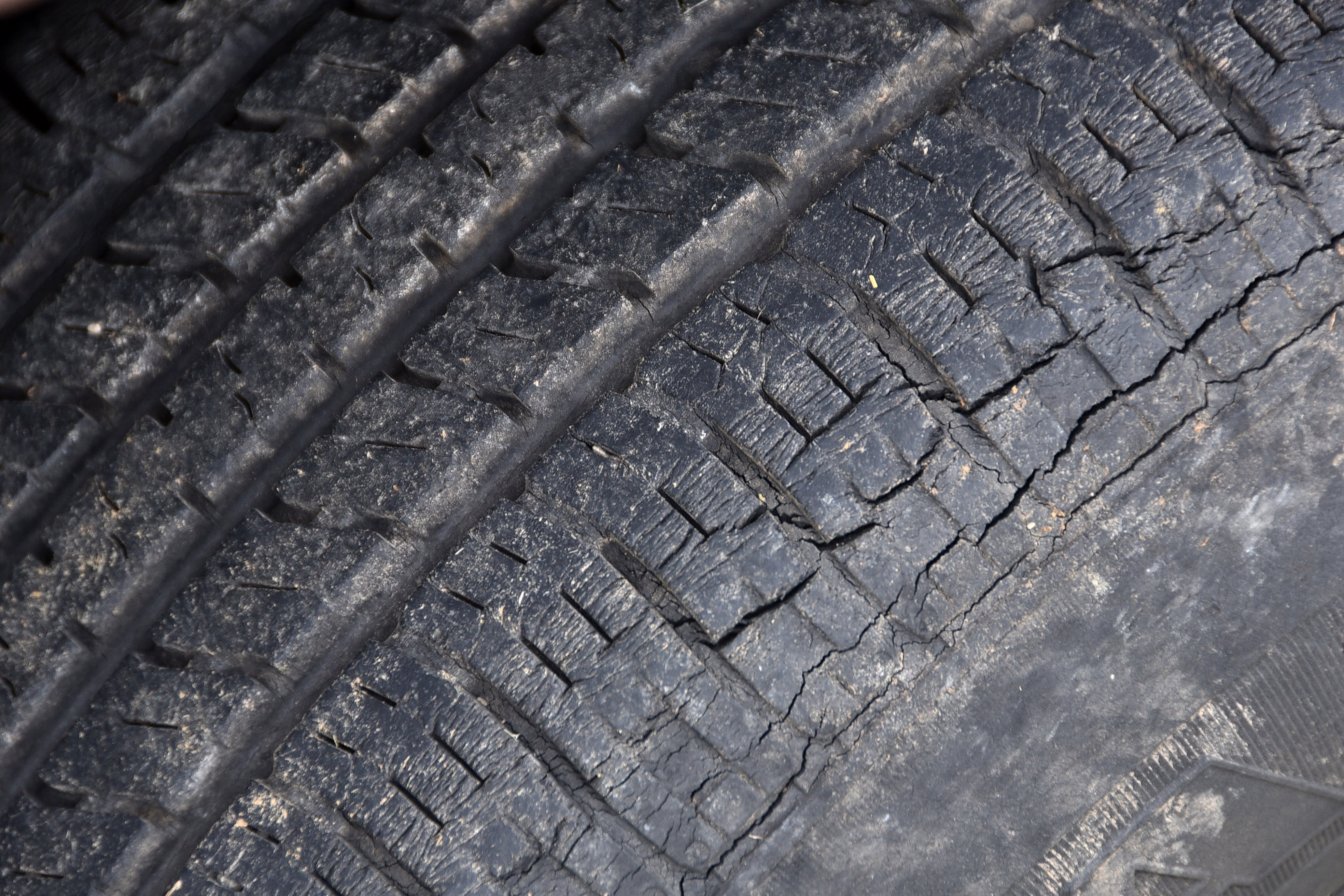 When Is Dry Rot On Tires Dangerous