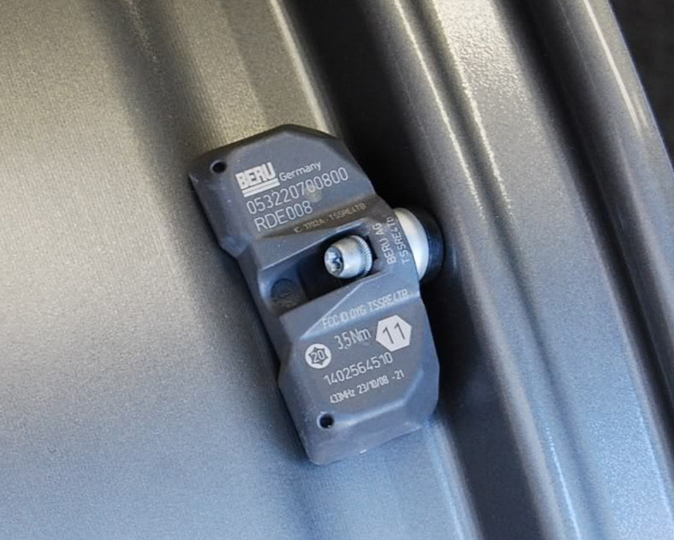 How Do You Program A Tire Pressure Sensor