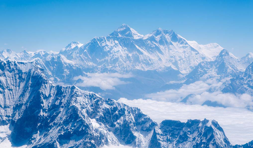 How Much Does Mt Everest Weigh