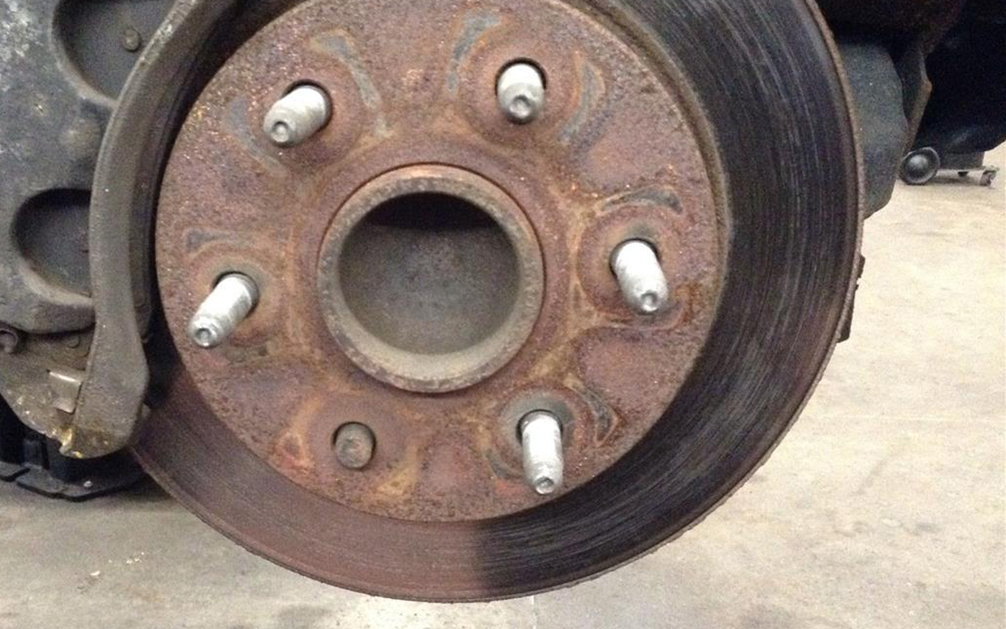 How To Replace Broken Lug Nut Stud How to Change Broken or Damaged Wheel Studs