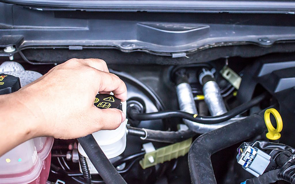 How To Check Nissan Cvt Transmission Fluid Level Without Dipstick How to Check Transmission Fluid Without Dipstick | dubizzle