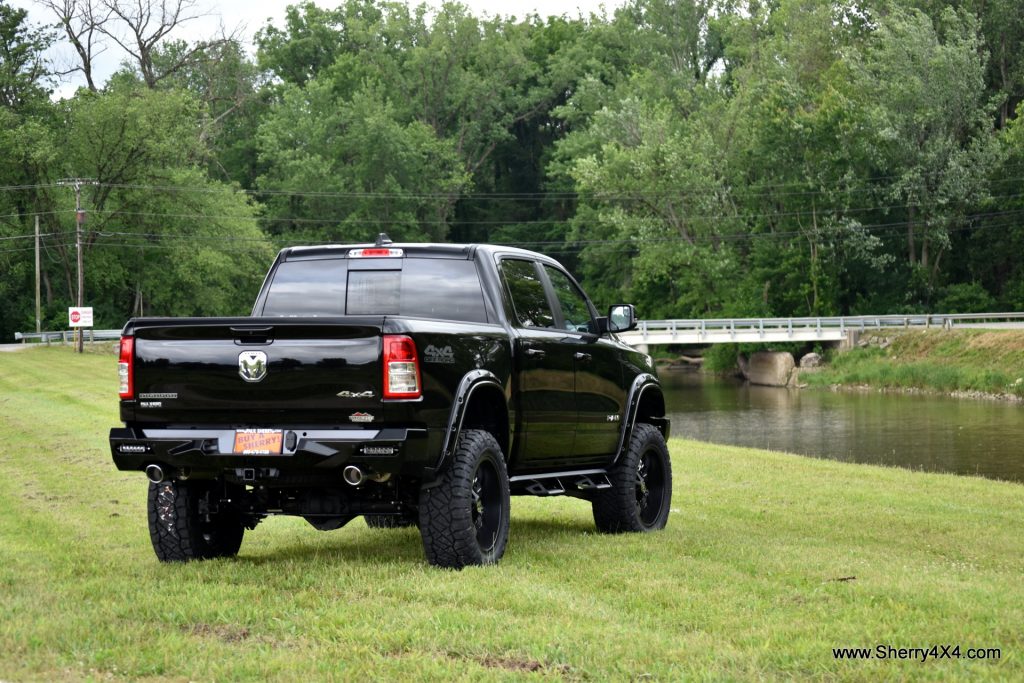 What Does 4 X 4 Truck Mean