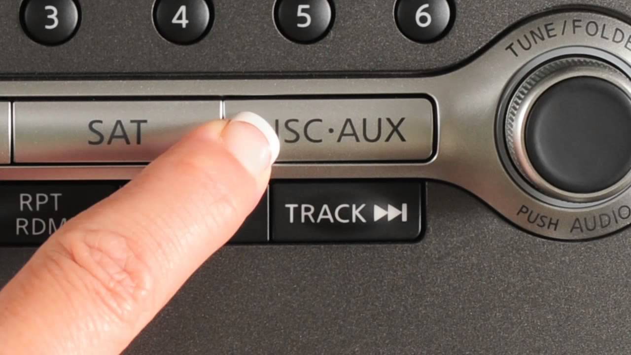 2011 Nissan Murano Aux Input Location