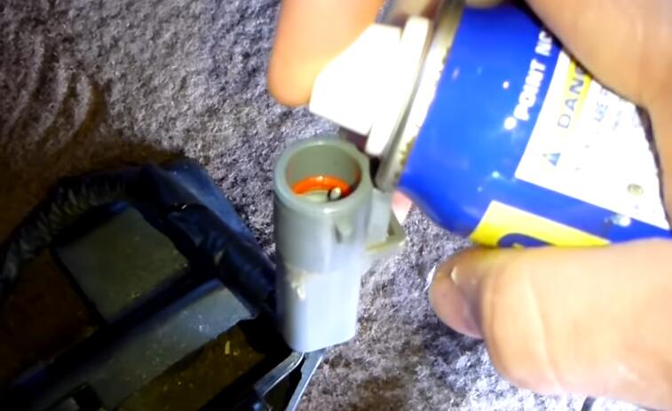 How To Fix Blinking Airbag Light How to Diagnose and Fix a Flashing Airbag Light - Auto Repair