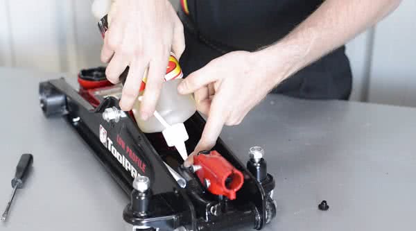 How To Fill A Hydraulic Floor Jack With Oil
