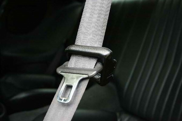 How To Fix A Broken Seat Belt How to Fix a Broken Seat Belt Buckle (6 Steps)? - Guard My Ride