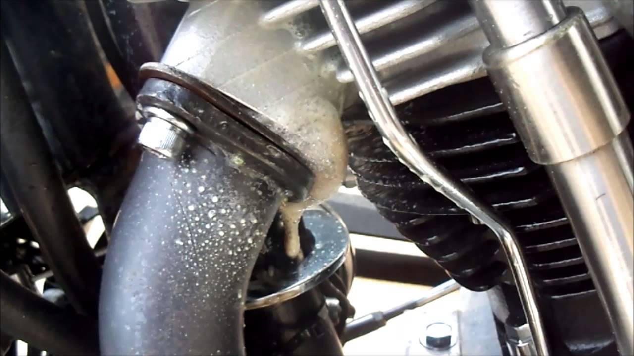 How To Fix Oil Leaking Into Exhaust How To Fix Leaking Exhaust Pipe at William Christy blog