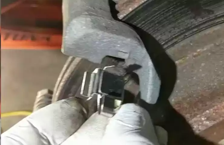 Brake Pad Retaining Clips Necessary