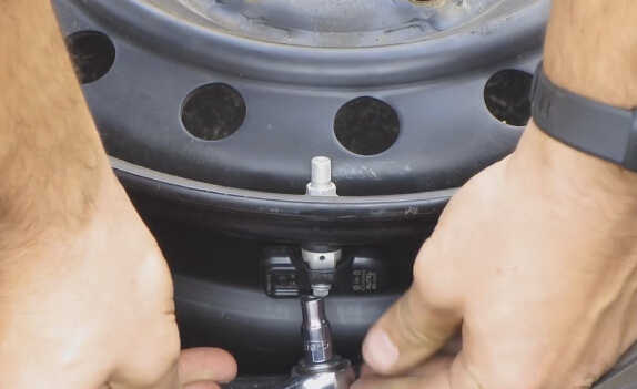 How To Install Tpms Valve Stem