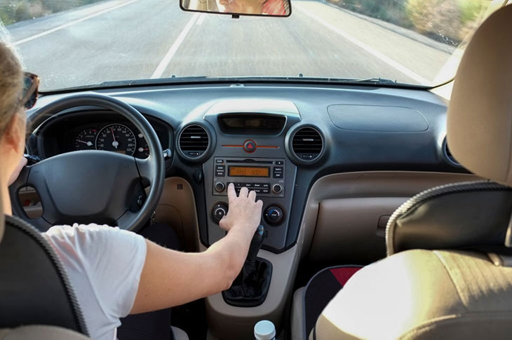 How To Keep Radio On When Car Is Off How To Keep Radio On At Drive In: 2 Best Ways To Perform