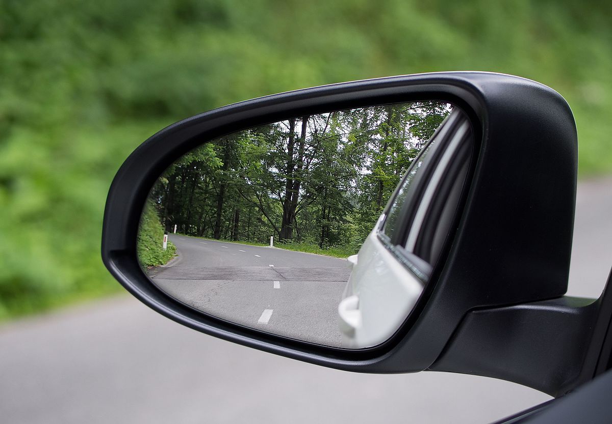 When Should You Adjust The Outside Mirrors Of Your Vehicle