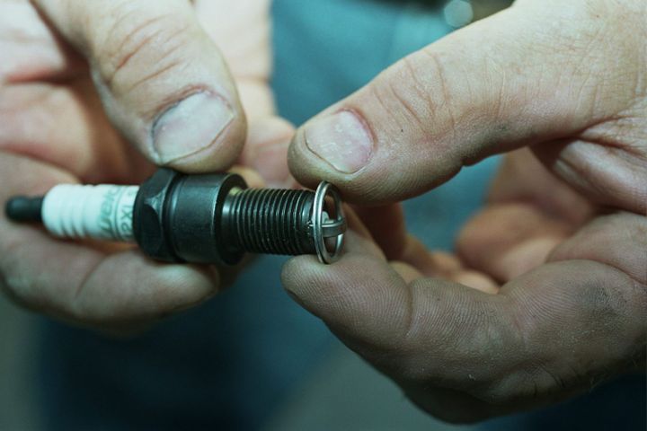 How To Take Off A Broken Spark Plug How to Remove a Broken Spark Plug: Step-by-Step Guide for DIY Mechanics