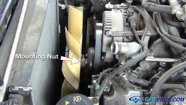How To Remove A Clutch Fan From A Water Pump How to Remove an Automotive Engine Cooling System Fan Clutch