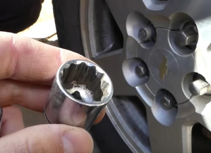 How Do I Remove Wheel Locks Without A Key