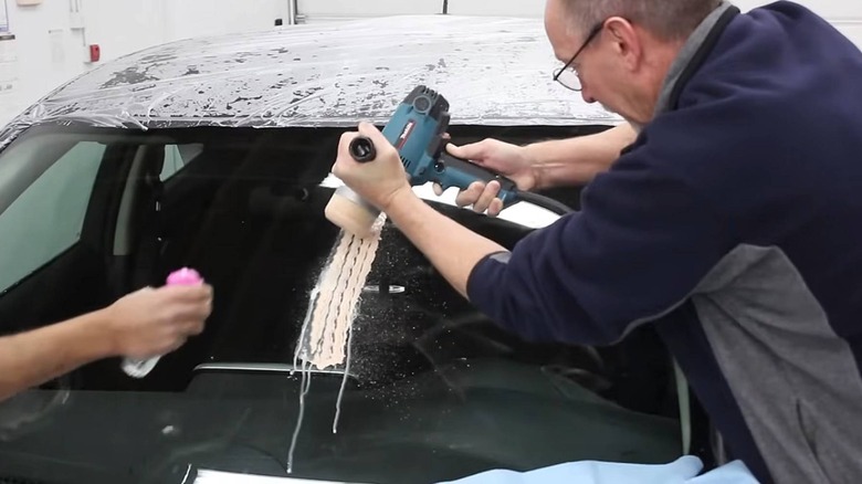 How To Get Wiper Scratches Off Windshield