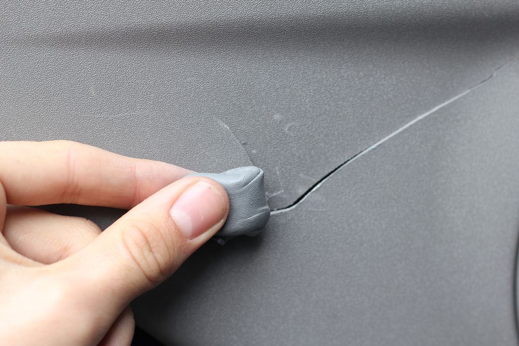 How To Repair A Cracked Car Dashboard How to repair cracks in your car dashboard – Artofit