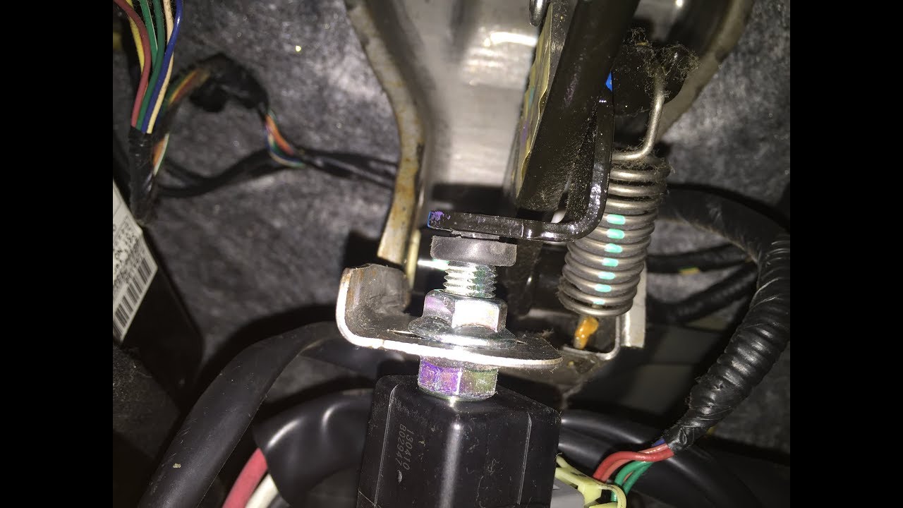 How To Replace Brake Light Switch Stopper How To Replace Brake Light Switch Stopper 2008 Ford Taurus B