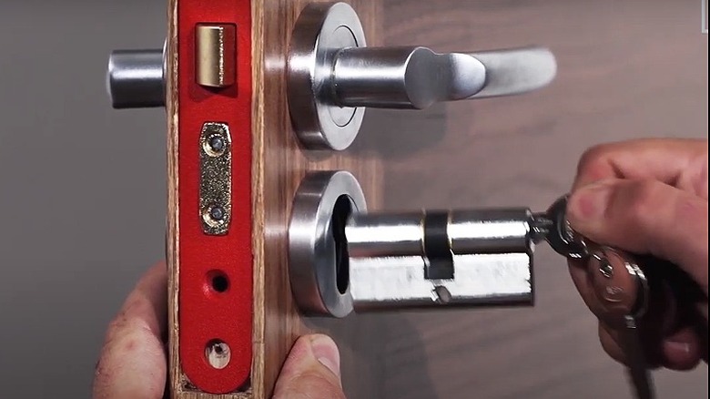 How To Remove The Door Lock Cylinder How To Swap Out Common Cylindrical Door Locks