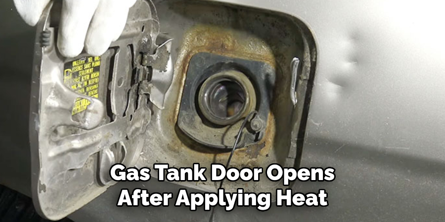 How To Unfreeze Gas Tank Door How to Unfreeze a Gas Tank Door | 10 Easy Steps (2025)