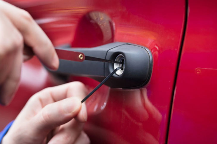 How To Unlock Nissan Rogue With Keys Inside How to Unlock Nissan Rogue With Keys Inside? - 9 Best Tips
