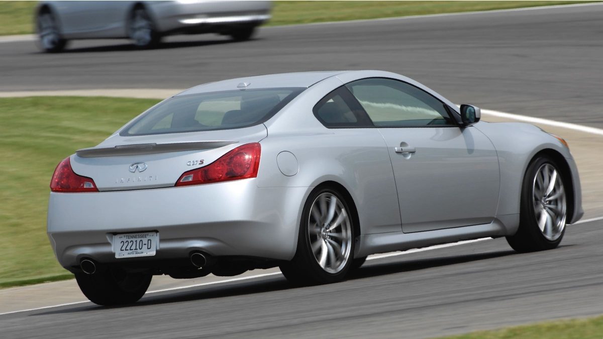 What Gas Does Infiniti G37 Take