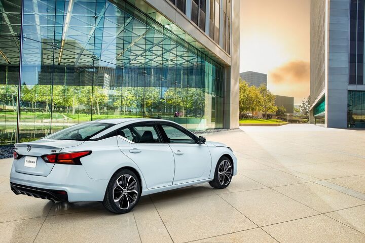 What Does Nissan Altima Sr Mean