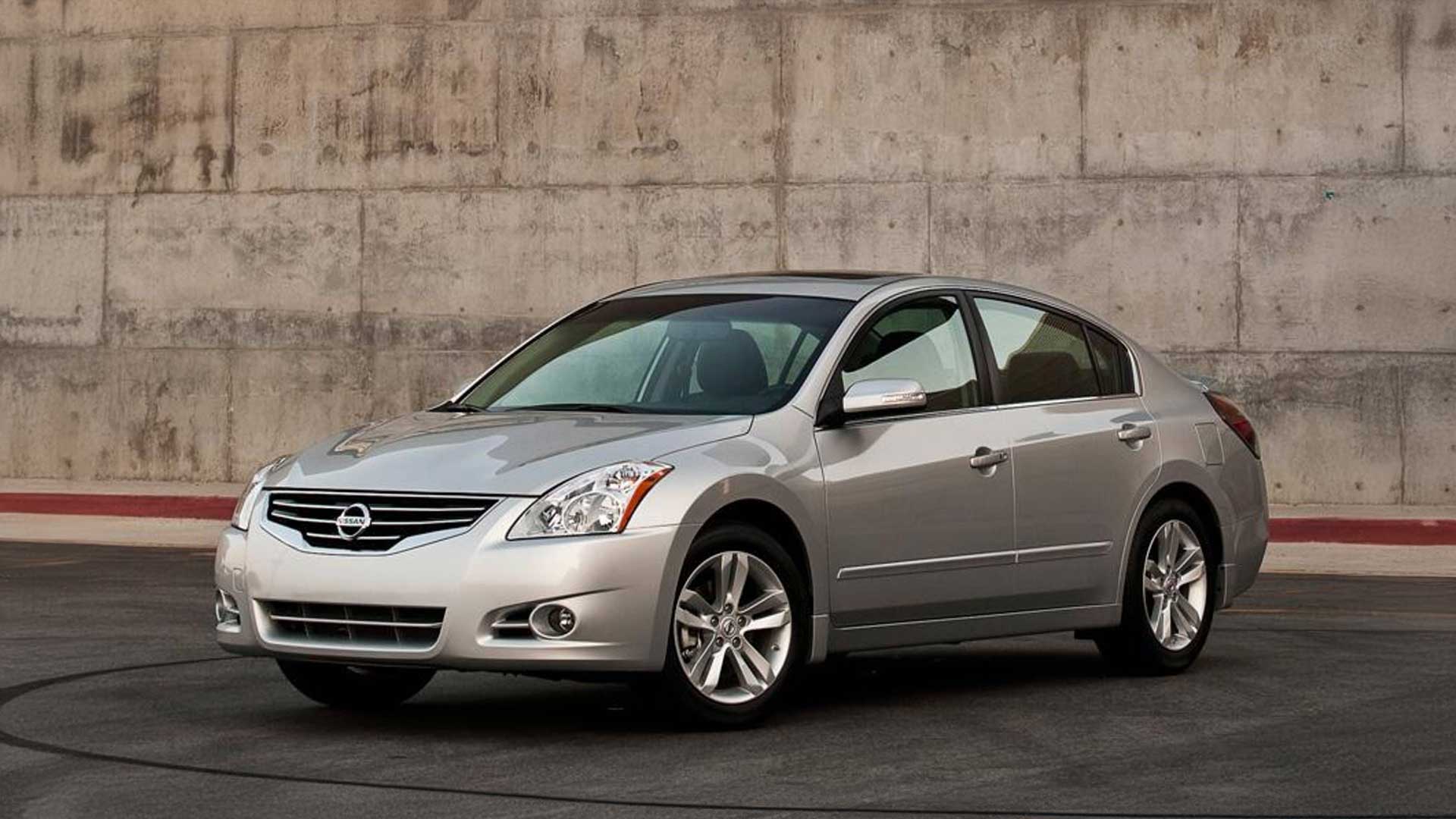 2013 Nissan Altima Tires Size