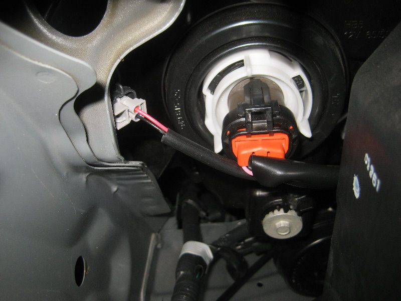 Nissan Frontier Headlight Bulb Replacement