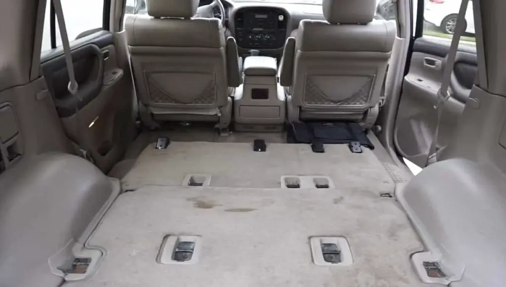 How To Remove The 2nd Row Seats In A Nissan Pathfinder?