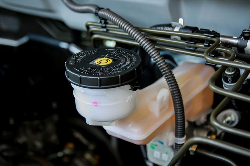 2020 Nissan Pathfinder Power Steering Fluid