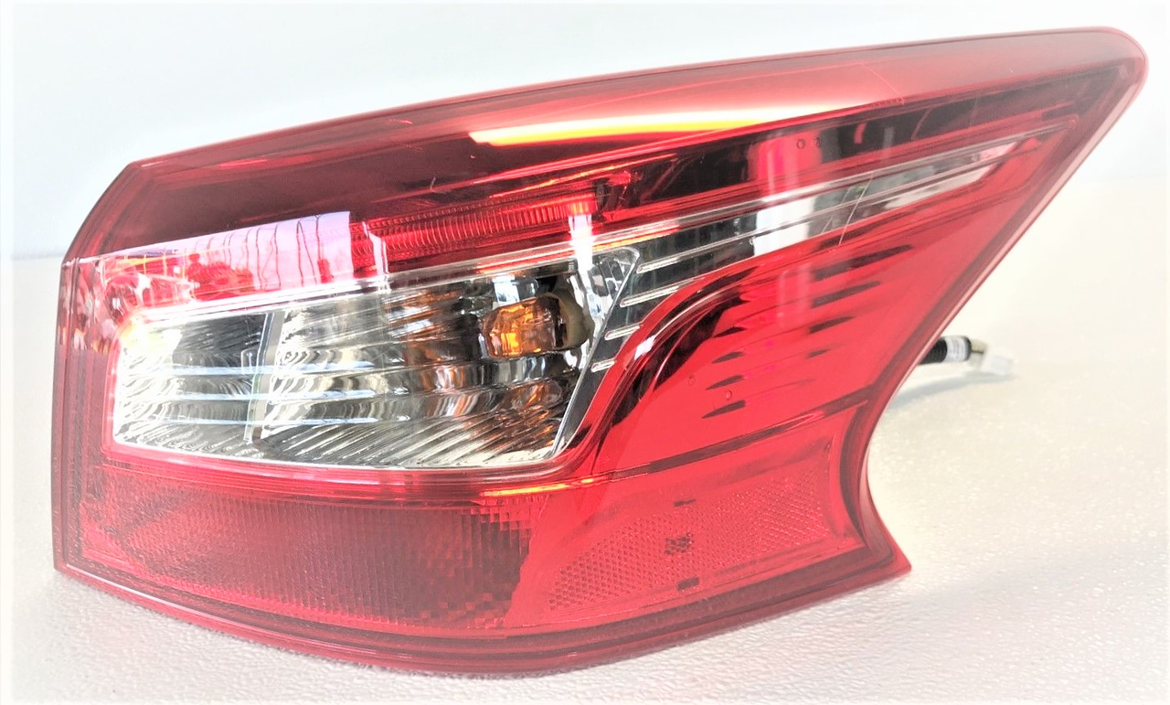 2017 Nissan Sentra Tail Light