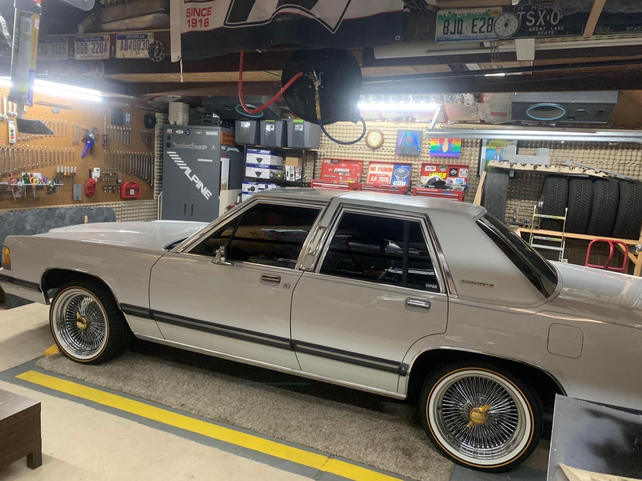 Lincoln Town Car Vs Mercury Grand Marquis