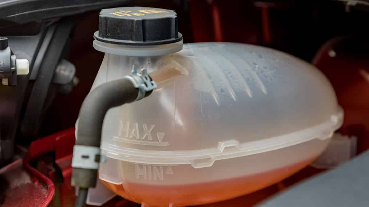 Should Coolant Reservoir Be Full When Hot