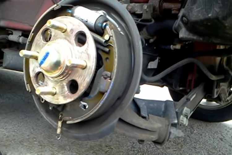 Why Does My Brakes Squeak When I Reverse