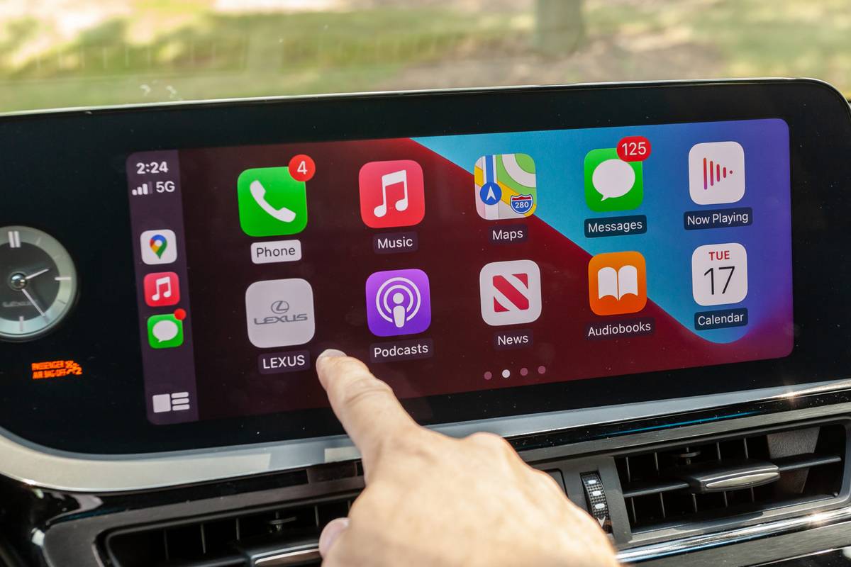 How Does Apple Play Work In Cars