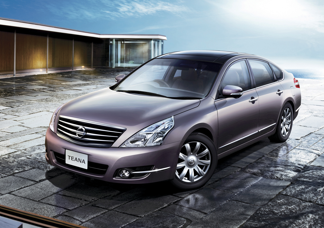What Is The Luxury Car For Nissan